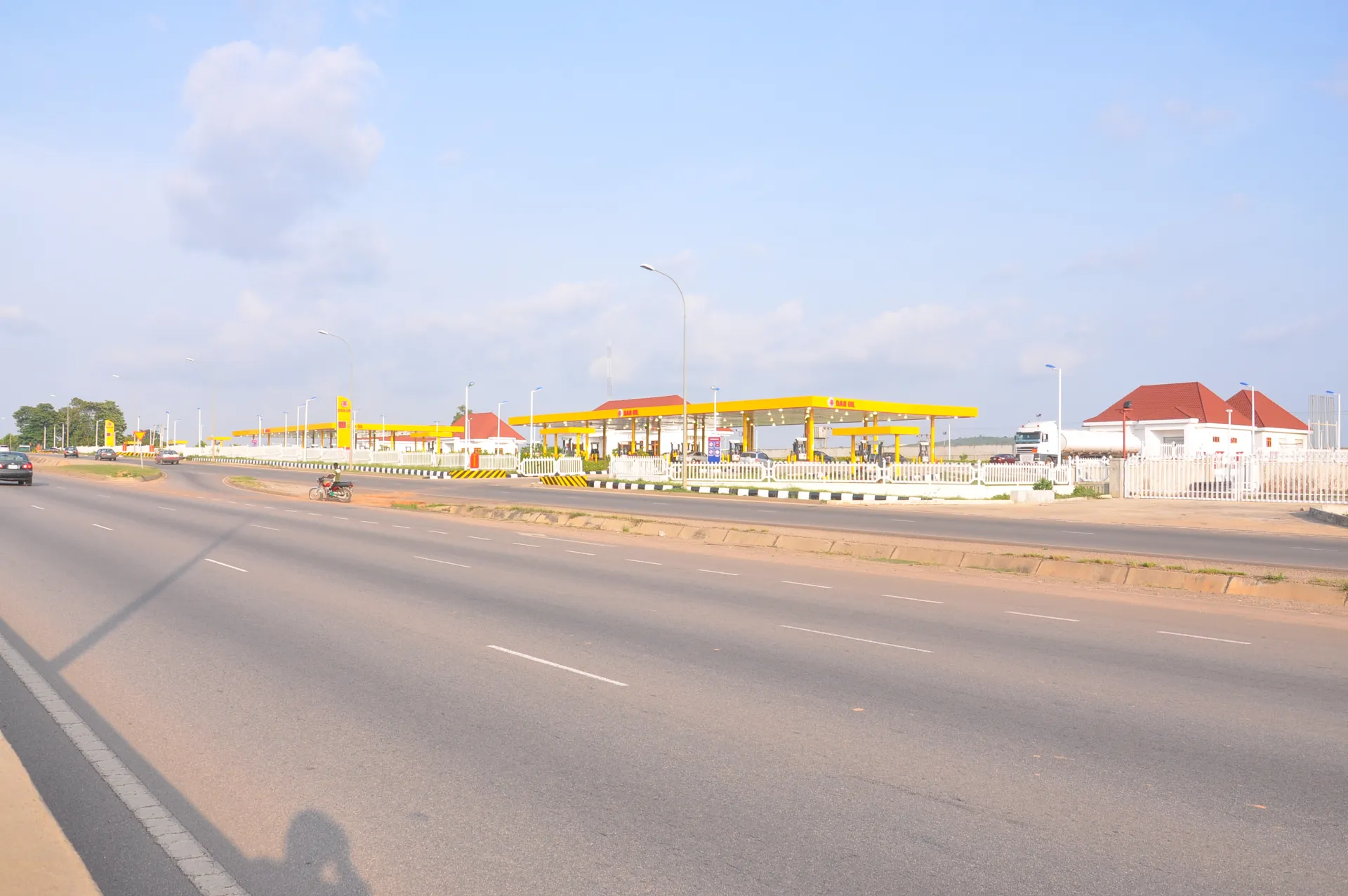 Dan Oil Airport Road station from across the highway